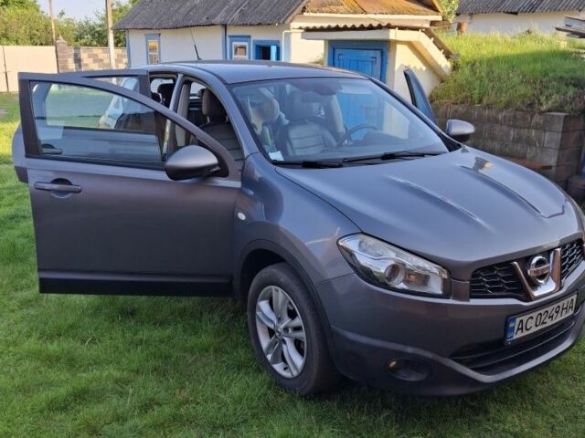 Серый Ниссан Кашкай, объемом двигателя 1.5 л и пробегом 270 тыс. км за 9600 $, фото 2 на Automoto.ua