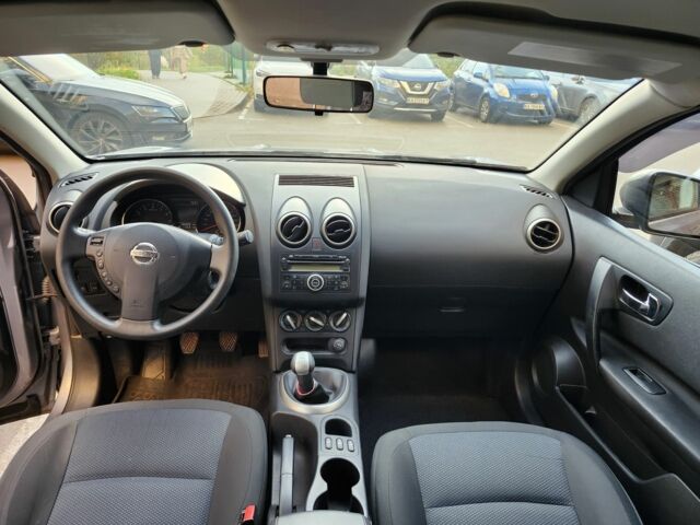 Серый Ниссан Кашкай, объемом двигателя 1.6 л и пробегом 143 тыс. км за 10500 $, фото 18 на Automoto.ua