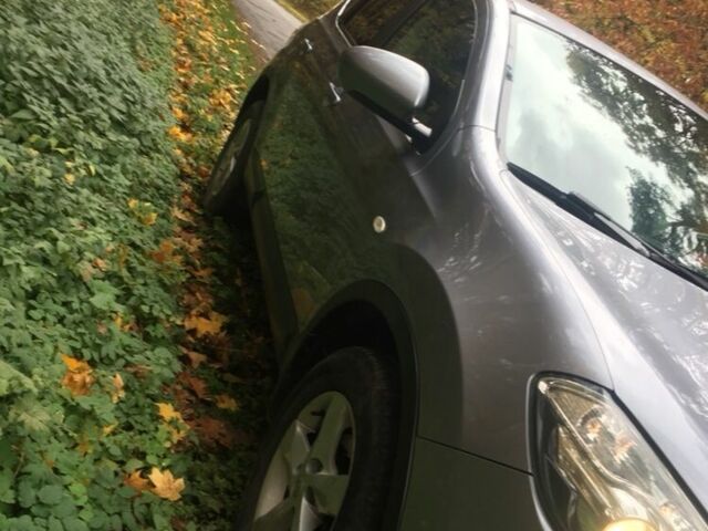 Серый Ниссан Кашкай, объемом двигателя 2 л и пробегом 250 тыс. км за 251 $, фото 3 на Automoto.ua