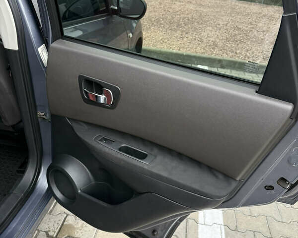 Сірий Ніссан Кашкай, об'ємом двигуна 2 л та пробігом 260 тис. км за 8100 $, фото 13 на Automoto.ua