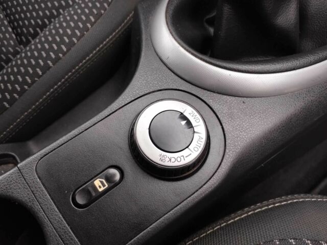 Серый Ниссан Кашкай, объемом двигателя 2 л и пробегом 239 тыс. км за 3900 $, фото 19 на Automoto.ua