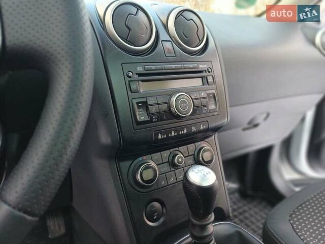 Серый Ниссан Кашкай, объемом двигателя 2 л и пробегом 277 тыс. км за 8100 $, фото 26 на Automoto.ua