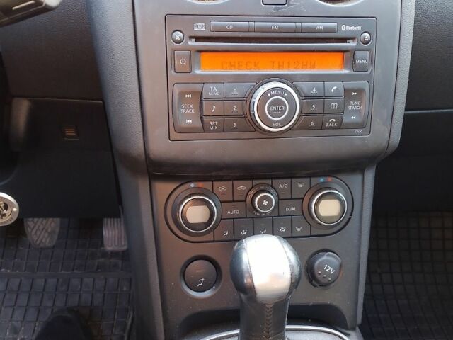 Серый Ниссан Кашкай, объемом двигателя 1.6 л и пробегом 272 тыс. км за 7200 $, фото 1 на Automoto.ua