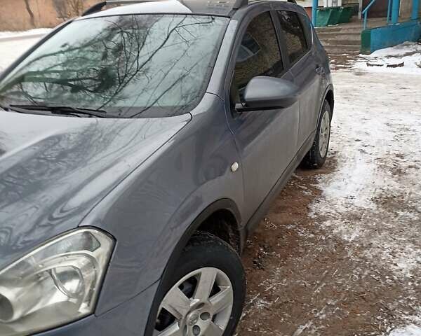 Серый Ниссан Кашкай, объемом двигателя 2 л и пробегом 200 тыс. км за 7700 $, фото 2 на Automoto.ua