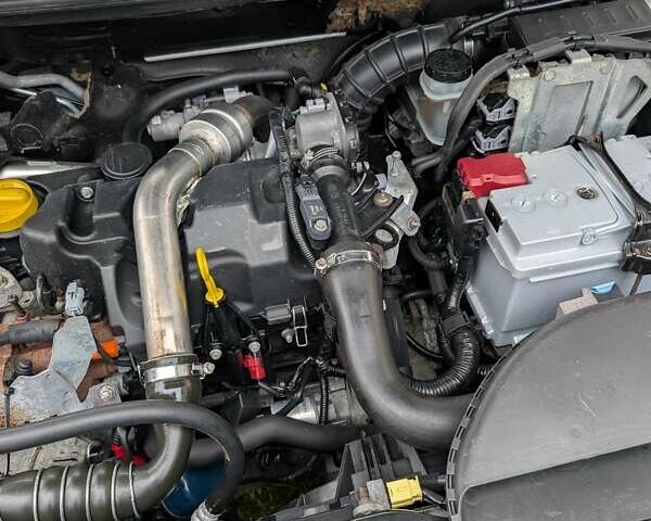 Серый Ниссан Кашкай, объемом двигателя 1.5 л и пробегом 272 тыс. км за 7999 $, фото 2 на Automoto.ua