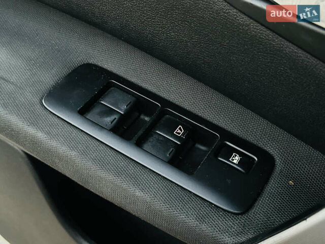 Сірий Ніссан Кашкай, об'ємом двигуна 2 л та пробігом 170 тис. км за 9200 $, фото 25 на Automoto.ua