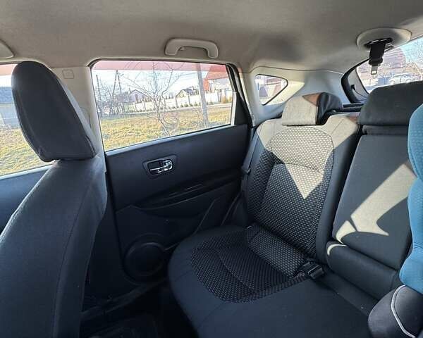 Серый Ниссан Кашкай, объемом двигателя 2 л и пробегом 290 тыс. км за 7500 $, фото 8 на Automoto.ua