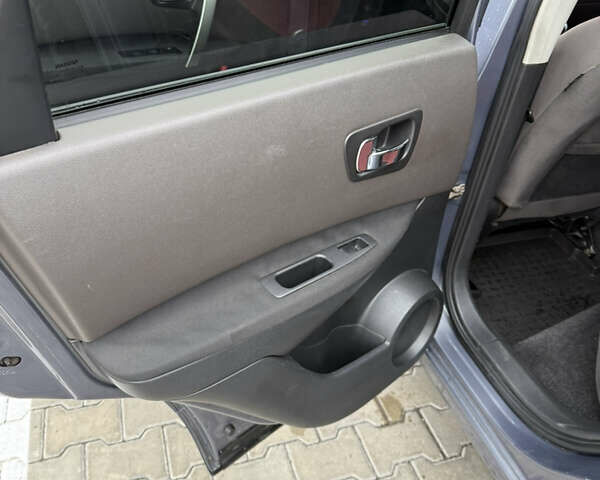 Сірий Ніссан Кашкай, об'ємом двигуна 2 л та пробігом 260 тис. км за 8100 $, фото 10 на Automoto.ua