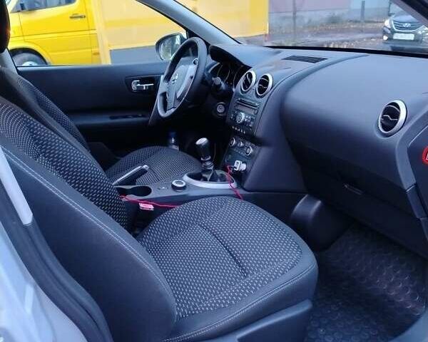 Серый Ниссан Кашкай, объемом двигателя 2 л и пробегом 287 тыс. км за 8200 $, фото 4 на Automoto.ua