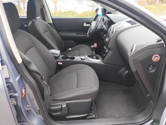 Серый Ниссан Кашкай, объемом двигателя 2 л и пробегом 239 тыс. км за 3900 $, фото 17 на Automoto.ua