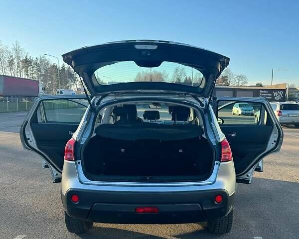 Серый Ниссан Кашкай, объемом двигателя 1.6 л и пробегом 320 тыс. км за 7600 $, фото 5 на Automoto.ua