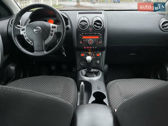 Серый Ниссан Кашкай, объемом двигателя 1.6 л и пробегом 212 тыс. км за 7800 $, фото 20 на Automoto.ua