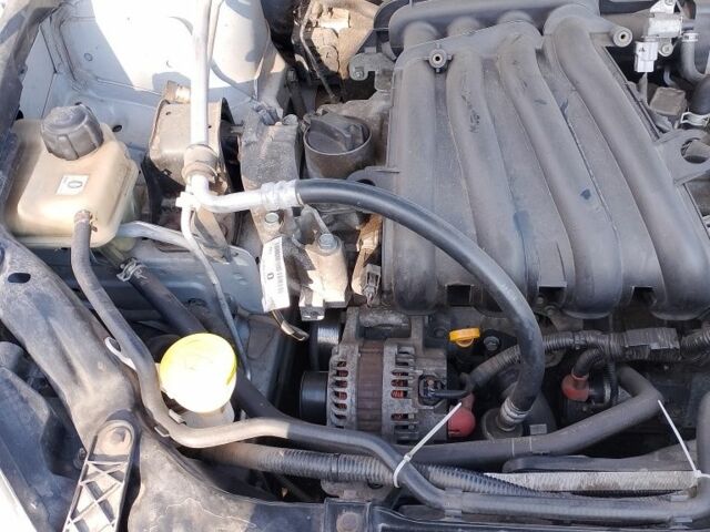 Серый Ниссан Кашкай, объемом двигателя 1.6 л и пробегом 272 тыс. км за 7200 $, фото 7 на Automoto.ua