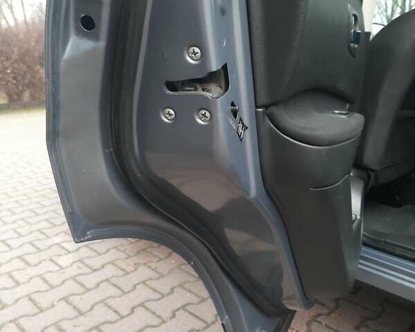 Серый Ниссан Кашкай, объемом двигателя 1.6 л и пробегом 241 тыс. км за 7850 $, фото 37 на Automoto.ua