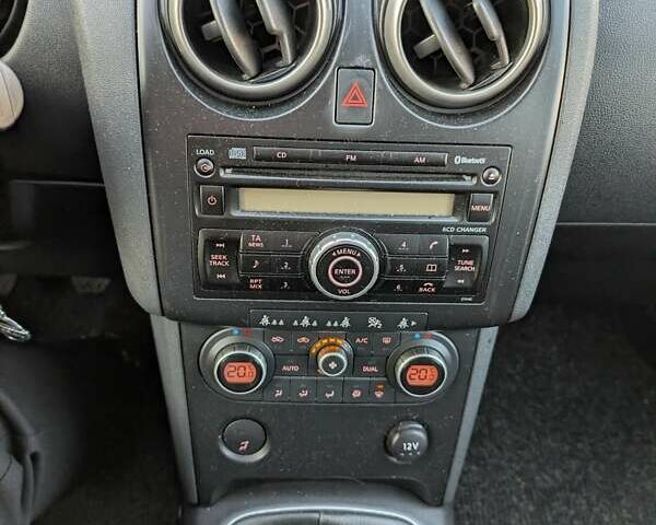 Серый Ниссан Кашкай, объемом двигателя 1.5 л и пробегом 272 тыс. км за 7999 $, фото 18 на Automoto.ua