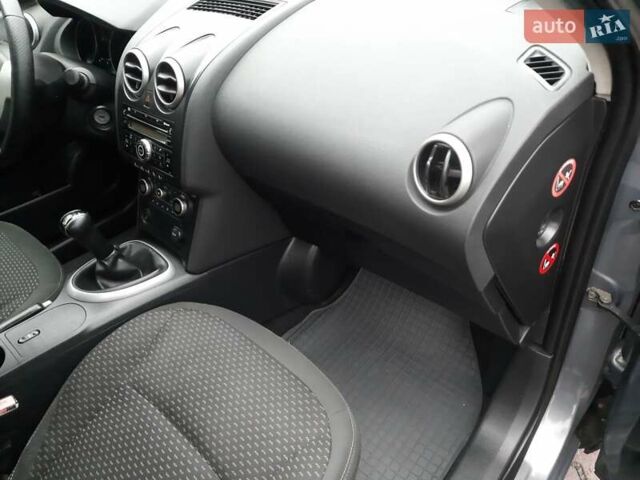 Серый Ниссан Кашкай, объемом двигателя 1.6 л и пробегом 241 тыс. км за 7850 $, фото 45 на Automoto.ua