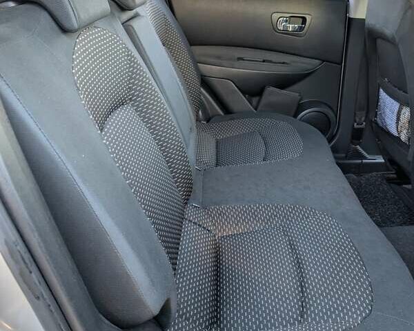 Серый Ниссан Кашкай, объемом двигателя 1.5 л и пробегом 272 тыс. км за 7999 $, фото 11 на Automoto.ua