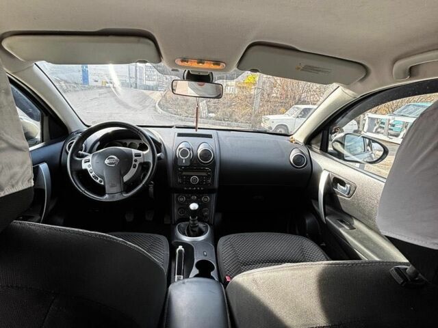 Серый Ниссан Кашкай, объемом двигателя 1.5 л и пробегом 270 тыс. км за 6800 $, фото 8 на Automoto.ua