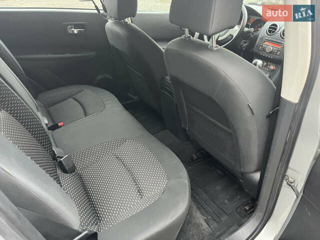 Серый Ниссан Кашкай, объемом двигателя 2 л и пробегом 137 тыс. км за 8000 $, фото 9 на Automoto.ua