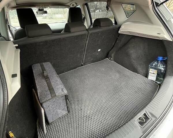 Сірий Ніссан Кашкай, об'ємом двигуна 1.46 л та пробігом 225 тис. км за 8200 $, фото 4 на Automoto.ua