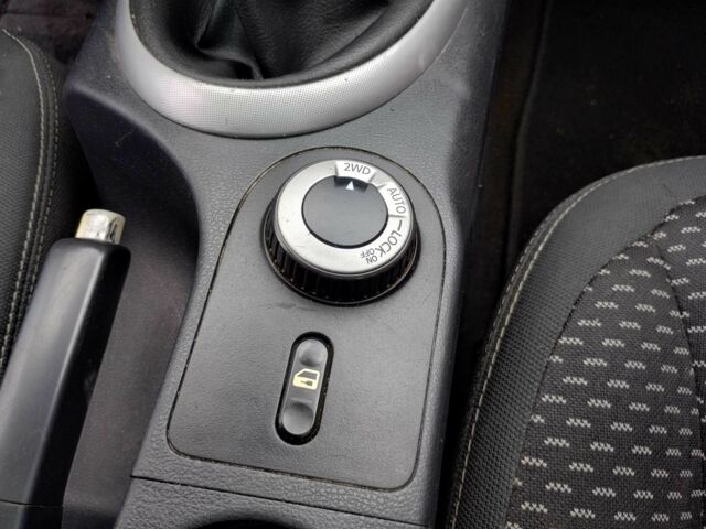 Серый Ниссан Кашкай, объемом двигателя 2 л и пробегом 287 тыс. км за 3999 $, фото 20 на Automoto.ua