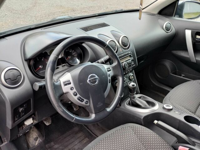 Серый Ниссан Кашкай, объемом двигателя 2 л и пробегом 287 тыс. км за 3999 $, фото 23 на Automoto.ua