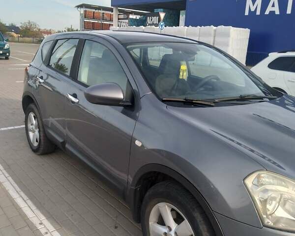 Серый Ниссан Кашкай, объемом двигателя 1.5 л и пробегом 311 тыс. км за 8000 $, фото 2 на Automoto.ua