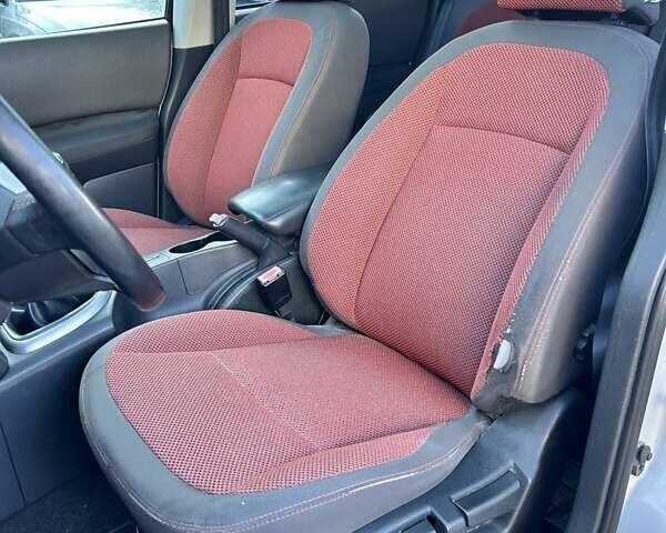 Серый Ниссан Кашкай, объемом двигателя 1.46 л и пробегом 280 тыс. км за 7100 $, фото 14 на Automoto.ua