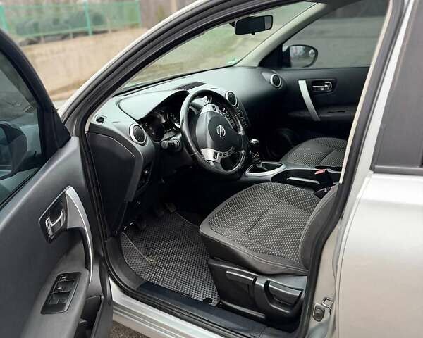 Сірий Ніссан Кашкай, об'ємом двигуна 1.46 л та пробігом 244 тис. км за 8100 $, фото 6 на Automoto.ua