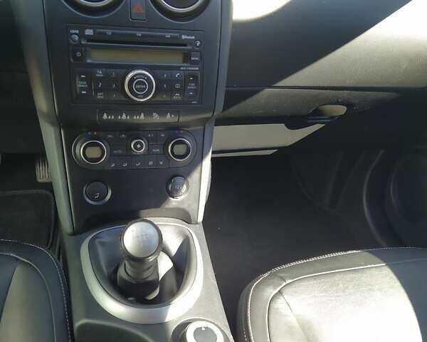 Серый Ниссан Кашкай, объемом двигателя 2 л и пробегом 176 тыс. км за 11600 $, фото 8 на Automoto.ua