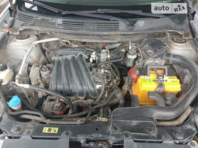 Серый Ниссан Кашкай, объемом двигателя 1.6 л и пробегом 250 тыс. км за 7700 $, фото 6 на Automoto.ua