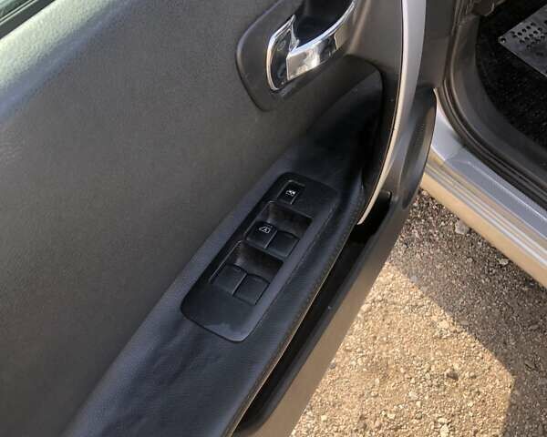 Серый Ниссан Кашкай, объемом двигателя 1.5 л и пробегом 300 тыс. км за 7895 $, фото 10 на Automoto.ua