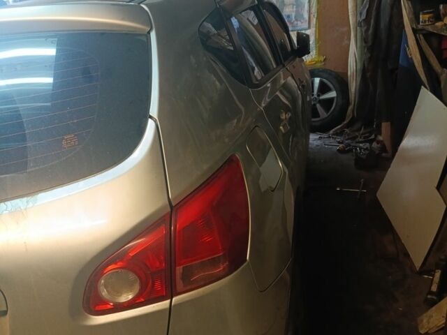 Серый Ниссан Кашкай, объемом двигателя 2 л и пробегом 172 тыс. км за 3000 $, фото 10 на Automoto.ua