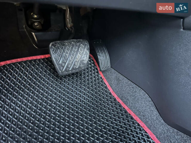 Сірий Ніссан Кашкай, об'ємом двигуна 2 л та пробігом 197 тис. км за 7600 $, фото 36 на Automoto.ua