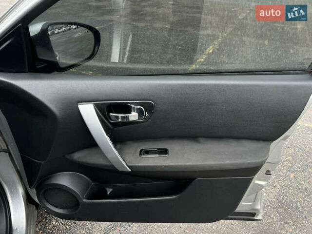 Серый Ниссан Кашкай, объемом двигателя 2 л и пробегом 299 тыс. км за 6300 $, фото 14 на Automoto.ua