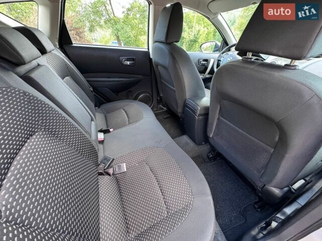 Серый Ниссан Кашкай, объемом двигателя 1.6 л и пробегом 220 тыс. км за 8900 $, фото 20 на Automoto.ua