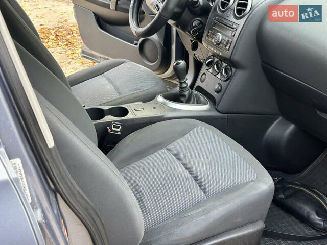 Серый Ниссан Кашкай, объемом двигателя 2 л и пробегом 350 тыс. км за 3650 $, фото 11 на Automoto.ua