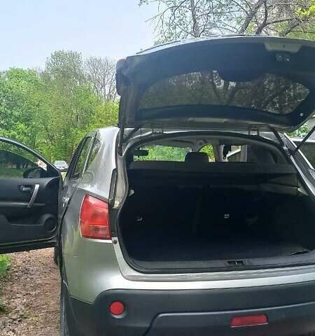 Серый Ниссан Кашкай, объемом двигателя 2 л и пробегом 223 тыс. км за 7500 $, фото 2 на Automoto.ua