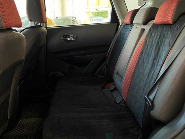 Серый Ниссан Кашкай, объемом двигателя 2 л и пробегом 260 тыс. км за 9000 $, фото 18 на Automoto.ua