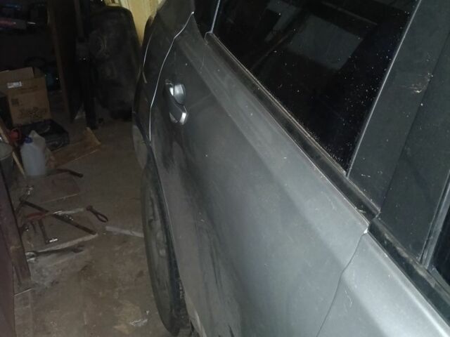 Серый Ниссан Кашкай, объемом двигателя 2 л и пробегом 172 тыс. км за 3000 $, фото 9 на Automoto.ua