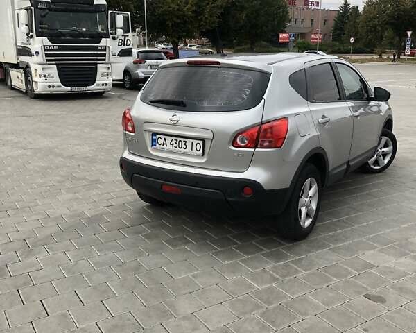 Серый Ниссан Кашкай, объемом двигателя 1.5 л и пробегом 300 тыс. км за 7895 $, фото 3 на Automoto.ua