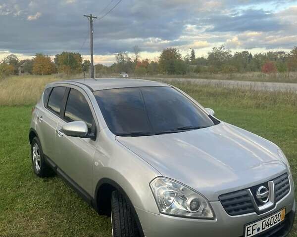 Серый Ниссан Кашкай, объемом двигателя 1.6 л и пробегом 200 тыс. км за 6999 $, фото 2 на Automoto.ua