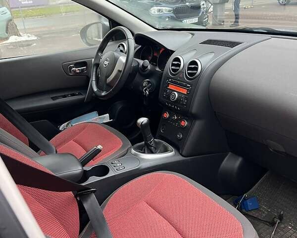 Сірий Ніссан Кашкай, об'ємом двигуна 1.6 л та пробігом 62 тис. км за 7500 $, фото 11 на Automoto.ua