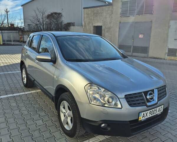 Серый Ниссан Кашкай, объемом двигателя 2 л и пробегом 97 тыс. км за 10300 $, фото 60 на Automoto.ua