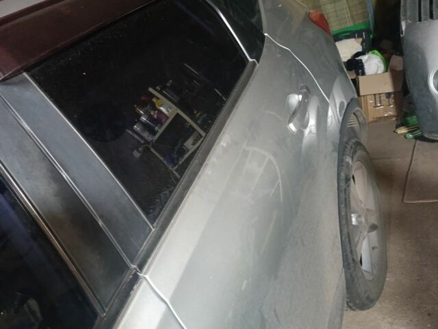 Серый Ниссан Кашкай, объемом двигателя 2 л и пробегом 172 тыс. км за 3000 $, фото 7 на Automoto.ua