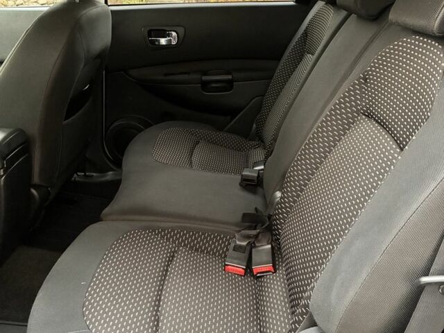 Серый Ниссан Кашкай, объемом двигателя 2 л и пробегом 289 тыс. км за 10500 $, фото 11 на Automoto.ua