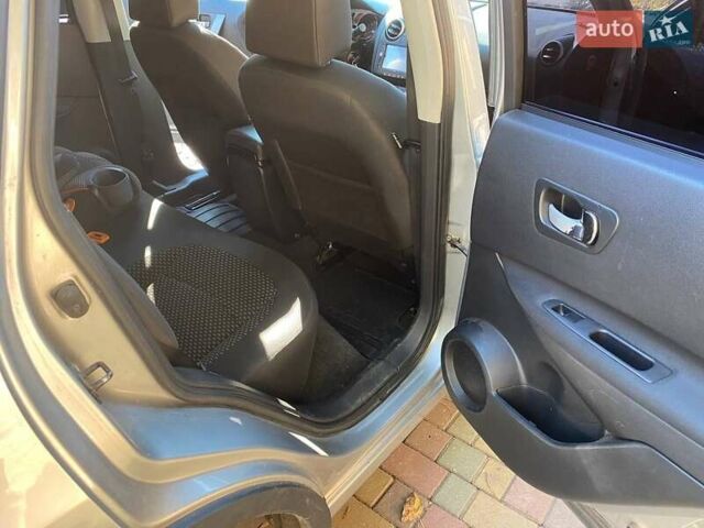 Сірий Ніссан Кашкай, об'ємом двигуна 2 л та пробігом 278 тис. км за 8300 $, фото 2 на Automoto.ua