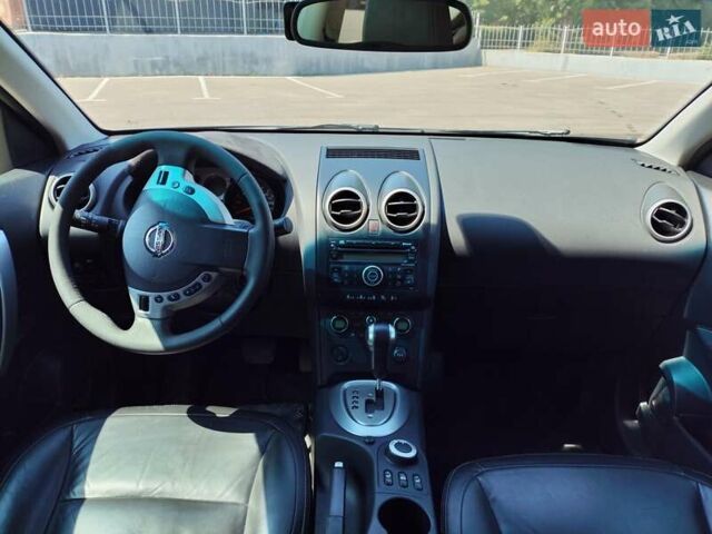 Сірий Ніссан Кашкай, об'ємом двигуна 2 л та пробігом 335 тис. км за 9000 $, фото 6 на Automoto.ua