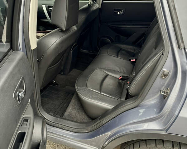 Серый Ниссан Кашкай, объемом двигателя 2 л и пробегом 228 тыс. км за 8800 $, фото 9 на Automoto.ua