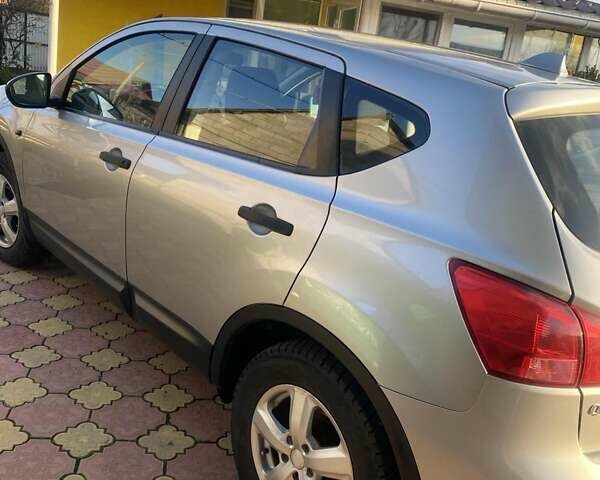 Серый Ниссан Кашкай, объемом двигателя 2 л и пробегом 215 тыс. км за 9000 $, фото 2 на Automoto.ua